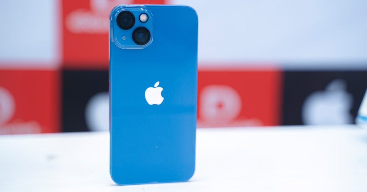 Trên tay iPhone 13 màu xanh dương: Siêu phẩm cực hot năm 2021