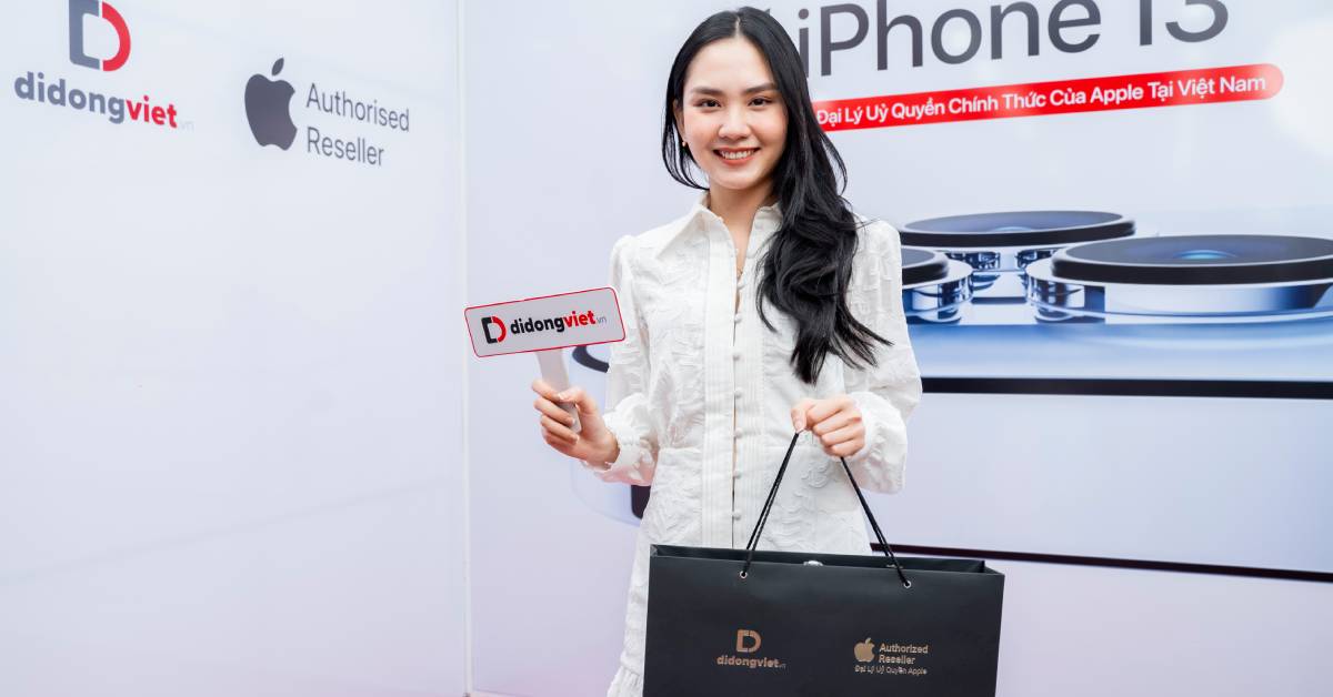 Á Khôi Mai Phương cực xinh đẹp khi xuất hiện tại Di Động Việt để lên đời iPhone 13 Pro Max