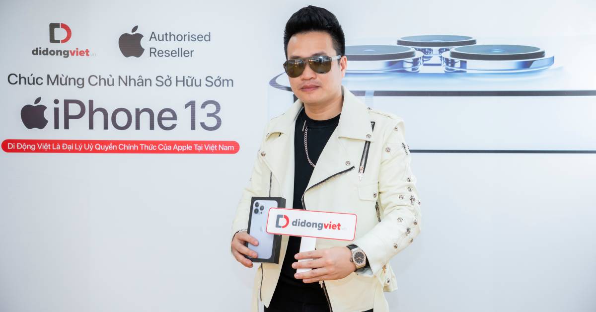 Ca sĩ Đình Bình vô cùng hài lòng khi đến Di Động Việt để sắm iPhone 13 Pro Max mới