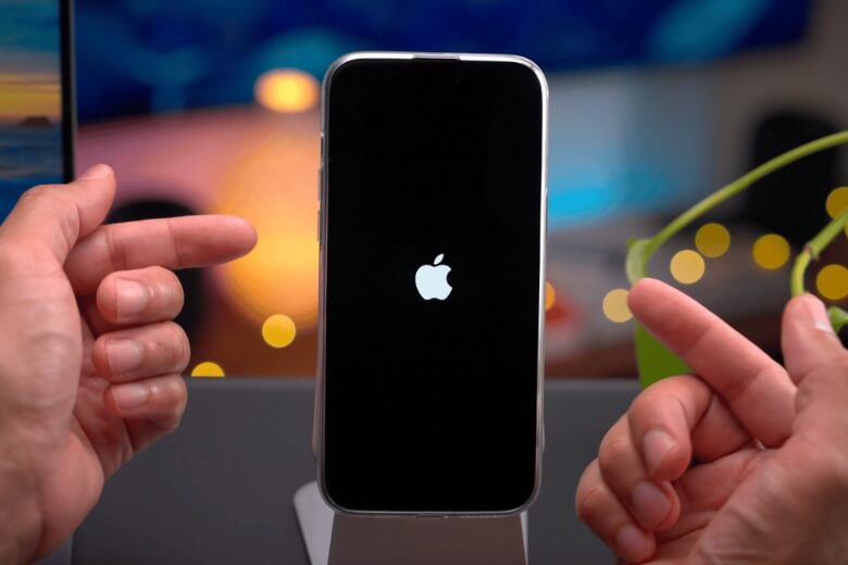 iPhone bị treo táo khởi động lại máy