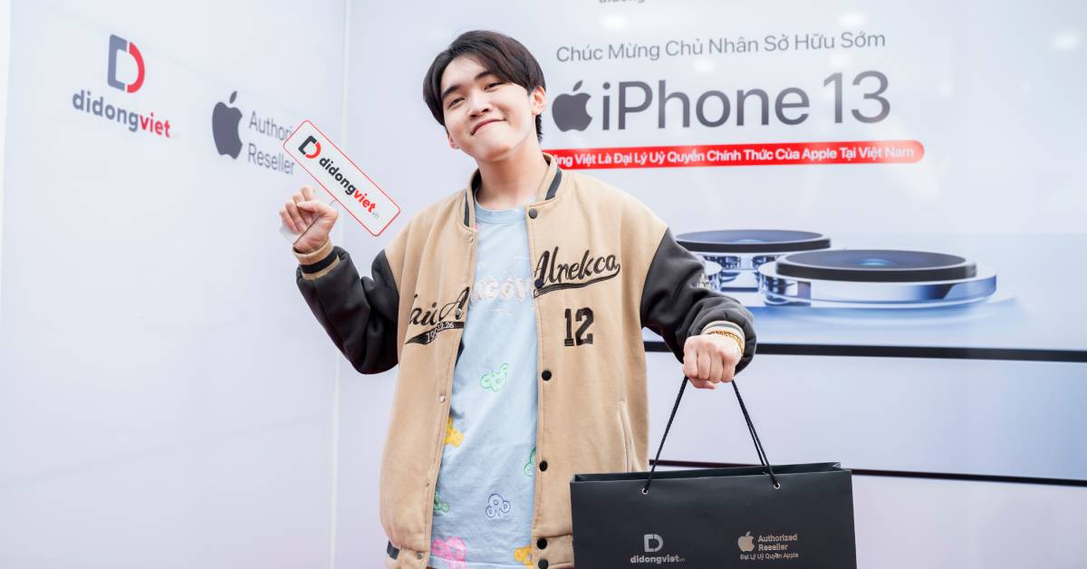 Tiktoker Nguyễn Văn Giàu bất ngờ đến cửa hàng Di Động Việt để sắm iPhone 13 Pro Max mới