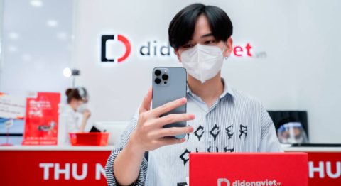 Tiktoker Bùi Văn Thanh sắm iPhone 13 Pro Max tại Di Động Việt Tiktoker Bùi Văn Thanh sắm iPhone 13 Pro Max tại Di Động Việt