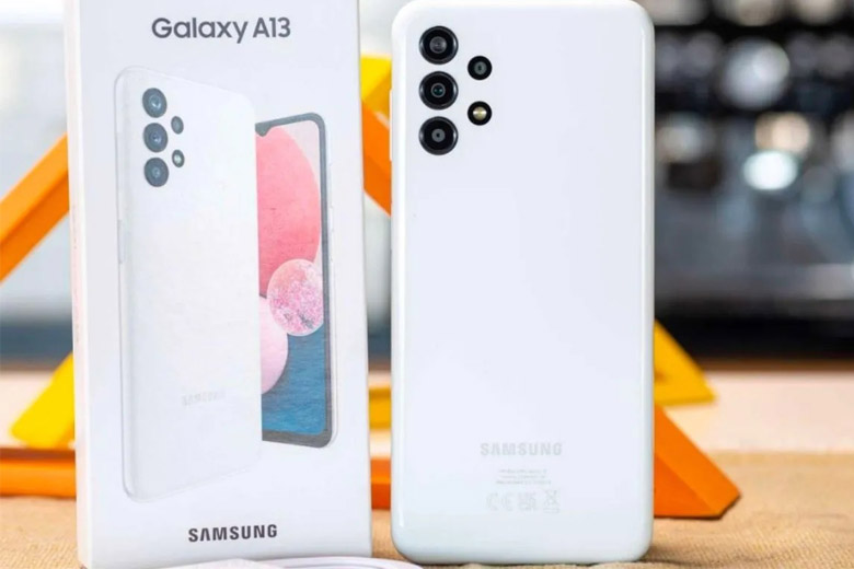 So sánh Samsung Galaxy A13 và Galaxy A12
