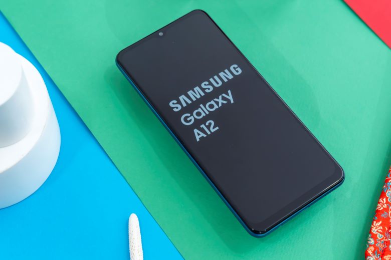 So sánh Samsung Galaxy A12 và M12