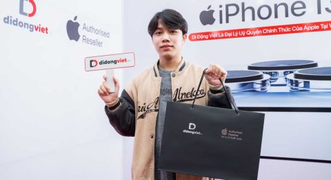 Tiktoker Phạm Thế Bằng “đập hộp” iPhone 13 Pro Max tại Di Động Việt Tiktoker Phạm Thế Bằng "đập hộp" iPhone 13 Pro Max tại Di Động Việt