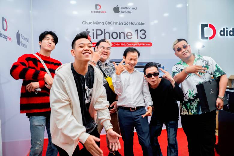 Rapper Night T sắm iPhone 13 Pro Max tại Di Động Việt