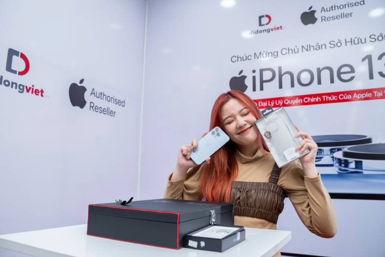 Streamer Fanny Trần vô cùng ưng ý khi sắm iPhone 13 Pro Max tại Di Động Việt
