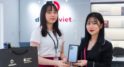 Tiktoker Tiểu Hí vô cùng hài lòng khi lần đầu tiên lên đời iPhone 13 Pro Max tại Di Động Việt Tiktoker Tiểu Hí vô cùng hài lòng khi lần đầu tiên lên đời iPhone 13 Pro Max tại Di Động Việt
