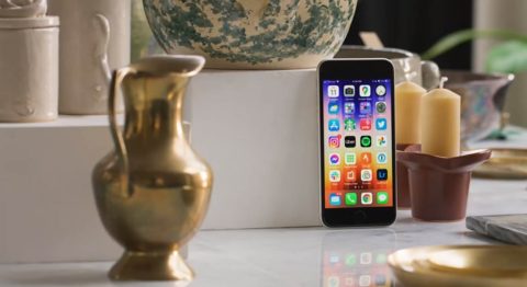 Trên tay iPhone SE 2022 (SE 3): Thiết kế cổ điển, Chip A15 siêu mạnh, giá từ 12.990.000 đồng