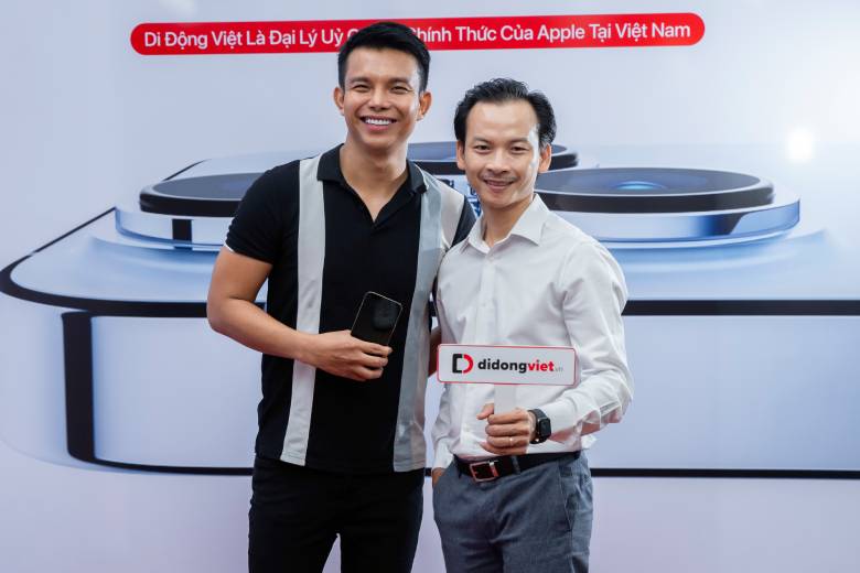Nhà thiết kế Đỗ Long lên đời iPhone 13 Pro Max tại Di Động Việt