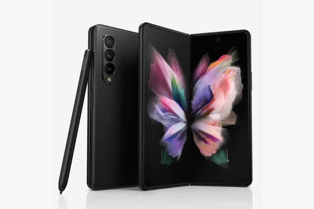 So sánh Samsung Galaxy Z Fold3 và Vivo X Fold: Nên mua máy nào? 13 Samsung Galaxy Z Fold3 tiên phong trong dòng điện thoại gập với thiết kế cao cấp và khả năng đa nhiệm linh hoạt.