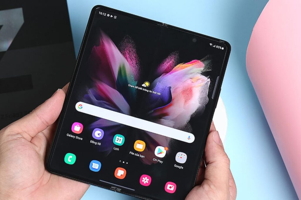 So sánh Samsung Galaxy Z Fold3 và Vivo X Fold: Nên mua máy nào? 21 Samsung Galaxy Z Fold3 vẫn mạnh mẽ với Snapdragon 888 5G và RAM 12GB, đáp ứng tốt đa nhiệm.