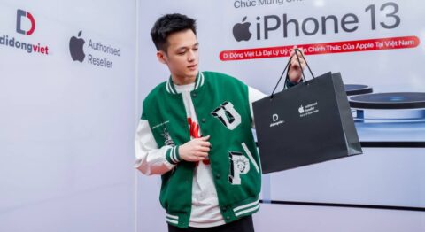 Streamer điển trai Feri sắm iPhone 13 Pro Max tại Di Động Việt Streamer điển trai Feri sắm iPhone 13 Pro Max tại Di Động Việt