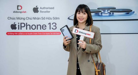 Ngắm vẻ đẹp của vận động viên cầu lông Nguyễn Thùy Linh khi ghé Di Động Việt lên đời iPhone 13 Pro Max