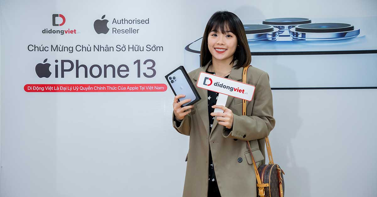 Ngắm vẻ đẹp của vận động viên cầu lông Nguyễn Thùy Linh khi ghé Di Động Việt lên đời iPhone 13 Pro Max
