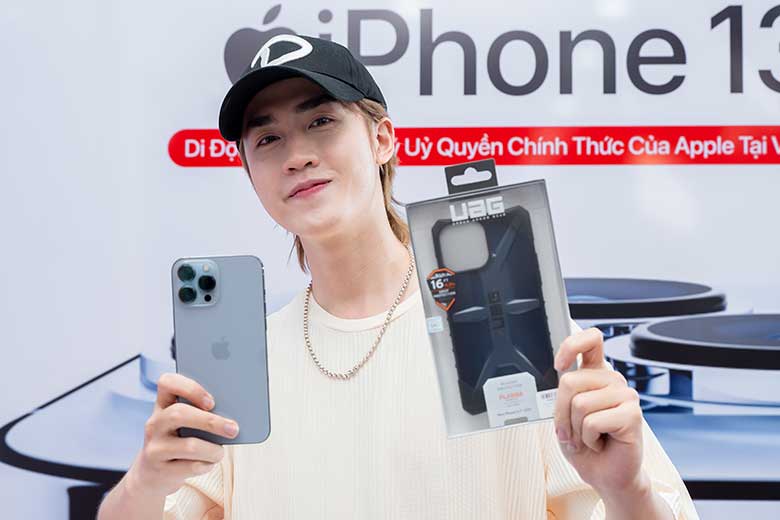 Vũ thịnh vô cùng hài lòng khi mua sắm iPhone 13 Pro Max tại Di động Việt
