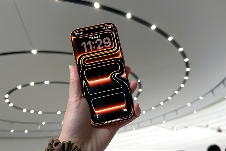 iPhone 17 Pro Max điện thoại màn hình lớn