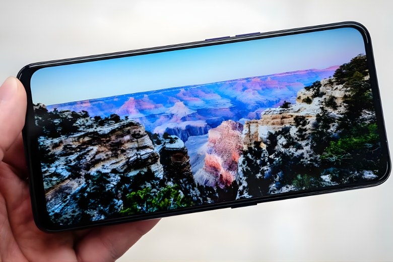 Tiêu chí chọn điện thoại màn hình lớn hợp nhu cầu