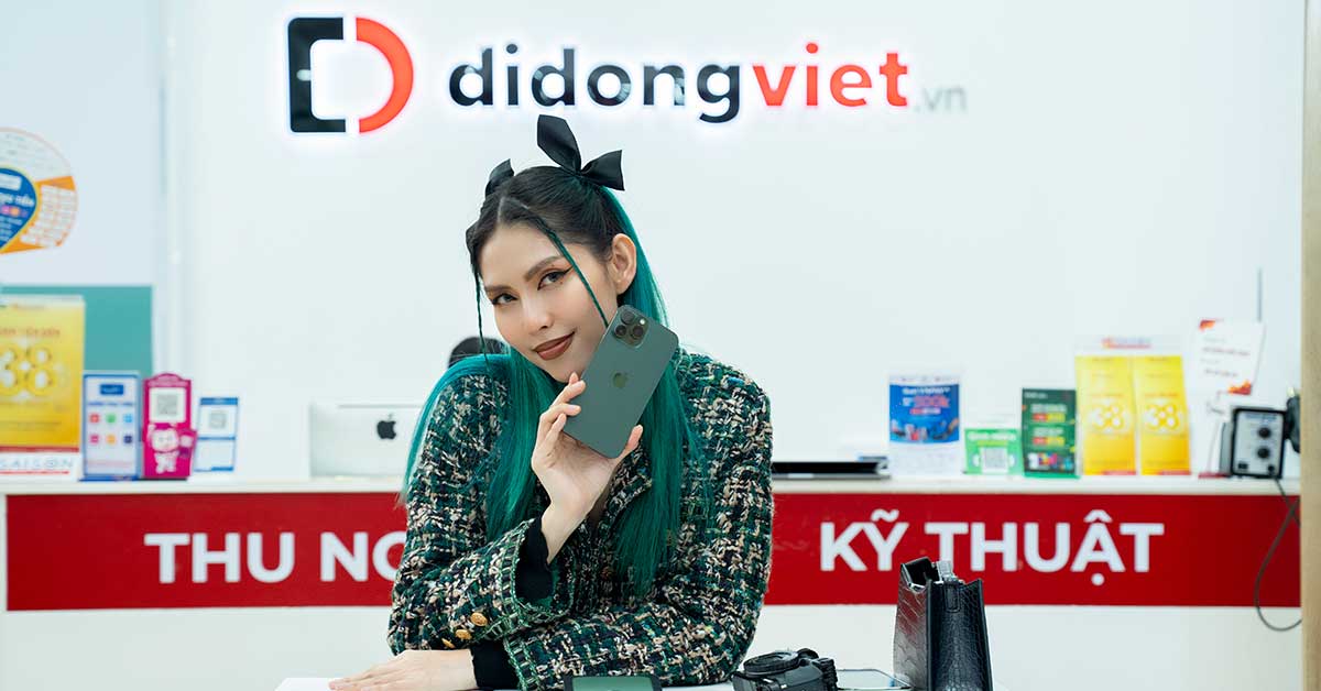 TyhD Thuỳ Dương tạo dáng cực xinh cùng iPhone 13 Pro Max phiên bản màu Xanh Lá tại Di Động Việt