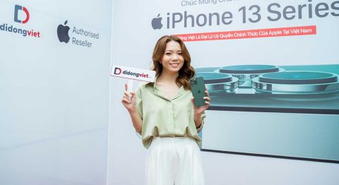 Tiktoker Trương Nhã Dinh tạo dáng cực xinh bên iPhone 13 Pro Max Xanh Lá tại Di Động Việt iPhone 13 pro max xanh lá tiktoker trương nhã dinh di động việt