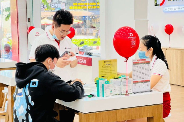 Duy nhất ngày 16 - 17.07: Tưng bừng khai trương cửa hàng Bến Tre & Mỹ Tho: Ưu đãi cực khủng 50 suất điện thoại giá từ 1K, hoàn tiền lên đến 50 triệu đồng và 200 phần quà miễn phí. 13