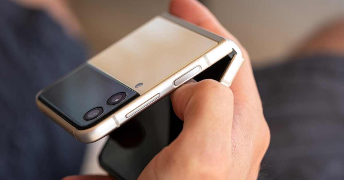 Galaxy Z Flip4 có thể có pin lớn hơn đời cũ nhưng giá bán lại rẻ hơn