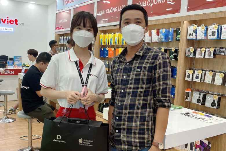Di Động Việt mở bán Galaxy Z Flip4 Fold4