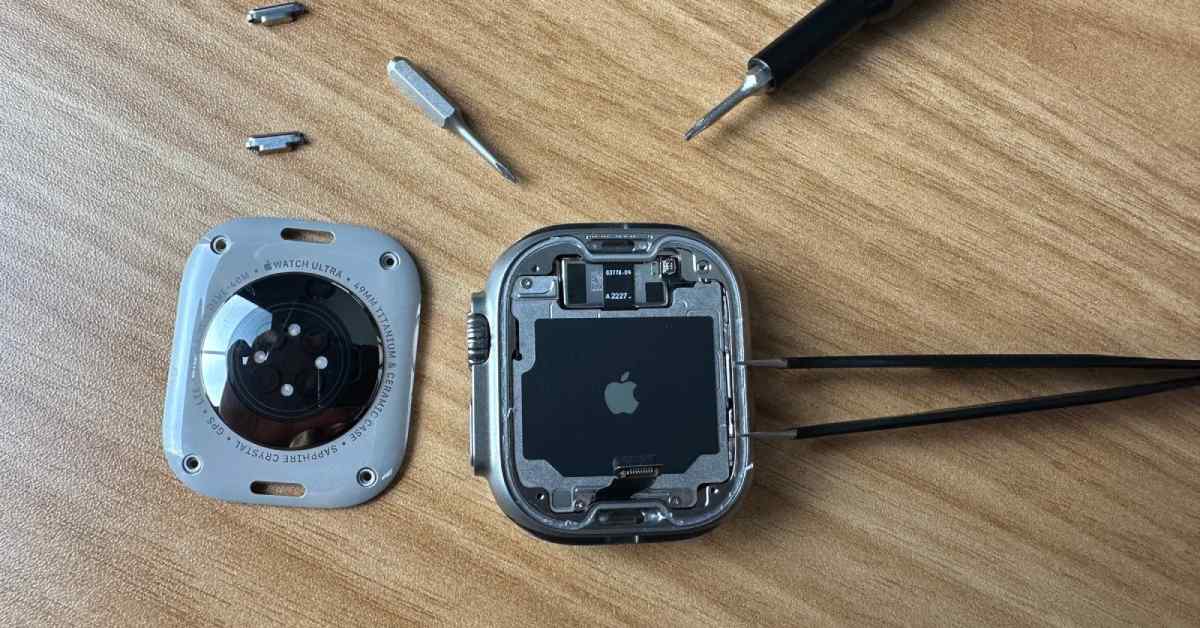Đừng thử tháo Apple Watch Ultra của bạn: Sẽ rất khó để lắp trở lại