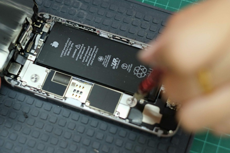 Giá thay pin iPhone 14 sẽ rất đắt đỏ