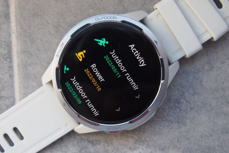 so sánh Xiaomi Watch S1 Active và Galaxy Watch 4