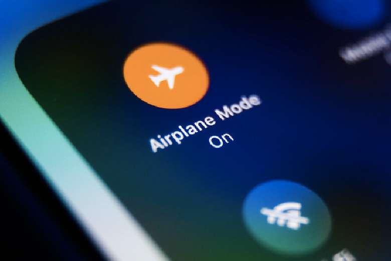 Bật chế độ máy bay trên thiết bị Android