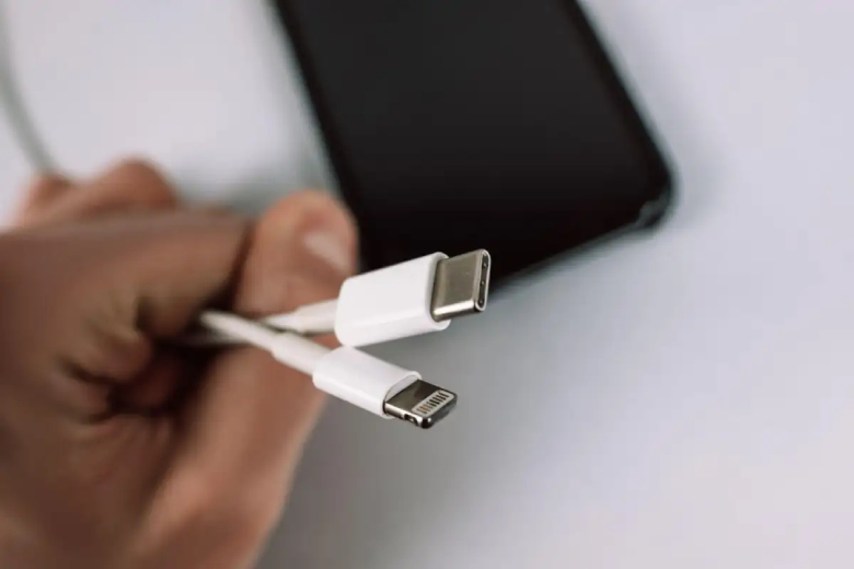 EU phê duyệt quy ước bắt buộc cổng sạc USB-C chung trên iPhone vào năm 2024