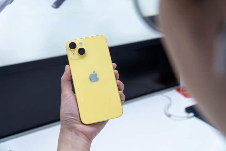 So sánh iPhone 14 Plus và 13 Pro Max: Khác nhau ở điểm nào 15 so sanh iphone 14 plus va 13 pro max
