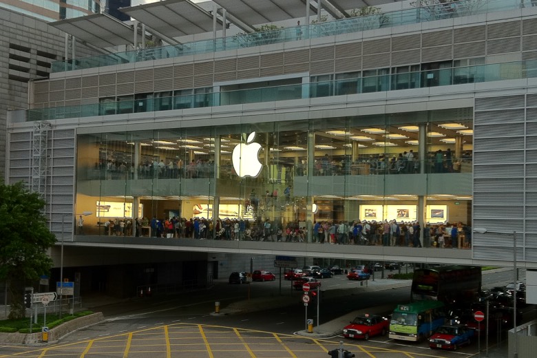 Brazil tịch thu iPhone bán ra vì Apple không bán kèm bộ sạc