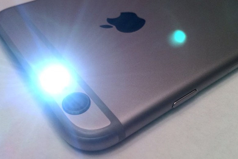 5 mẹo sử dụng đèn flash của iPhone có thể bạn chưa biết - Fptshop.com.vn