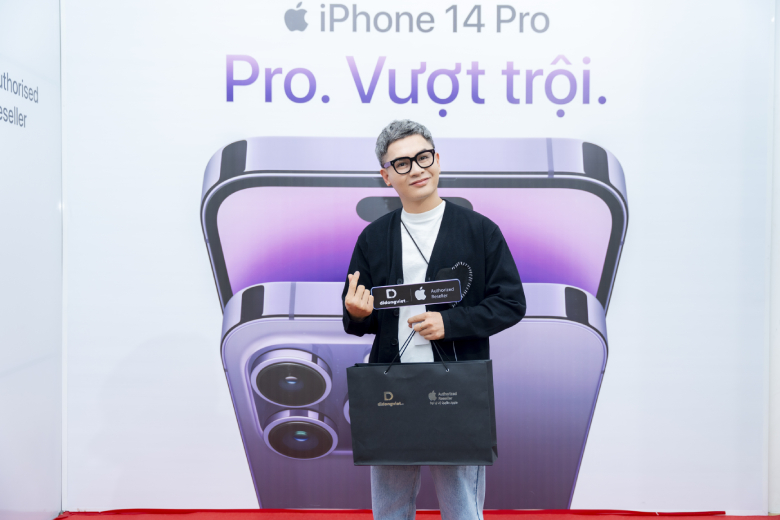 Giám đốc sáng tạo Nam Trung lên đời iPhone 14 Pro Max