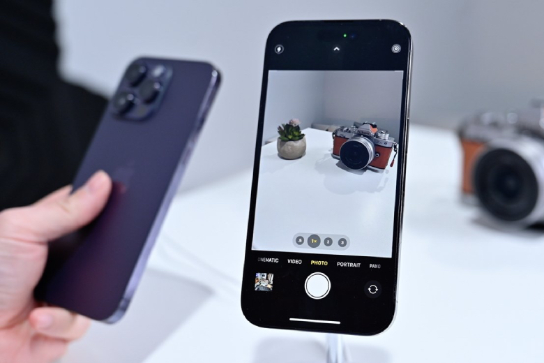 Apple xác nhận sử dụng cảm biến camera Sony cho iPhone của mình