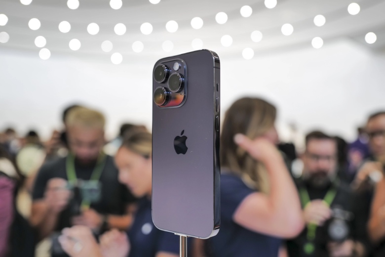 Cổ phiếu Apple sụt giảm báo động về tình hình sản xuất và kinh tế iPhone năm 2023