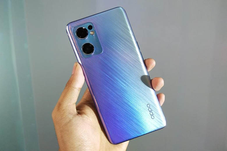 So sánh OPPO Reno8 T 4G và OPPO Reno7 5G