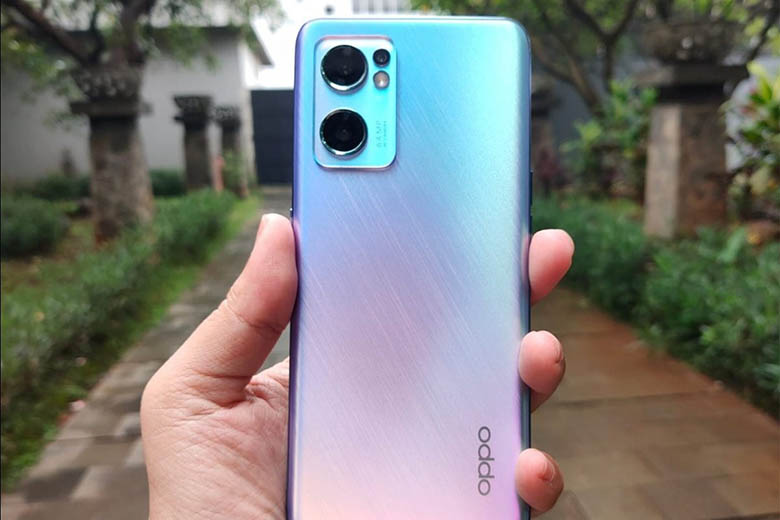 So sánh OPPO Reno8 T 4G và OPPO Reno7 5G