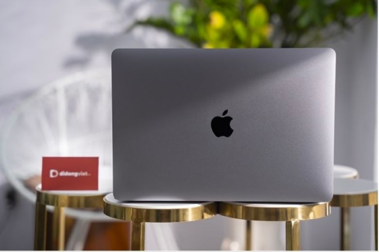 so sánh MacBook Air M1 và Asus ZenBook 14 OLED
