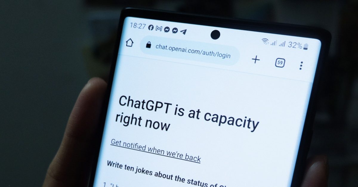 ChatGPT sập toàn cầu vì quá tải
