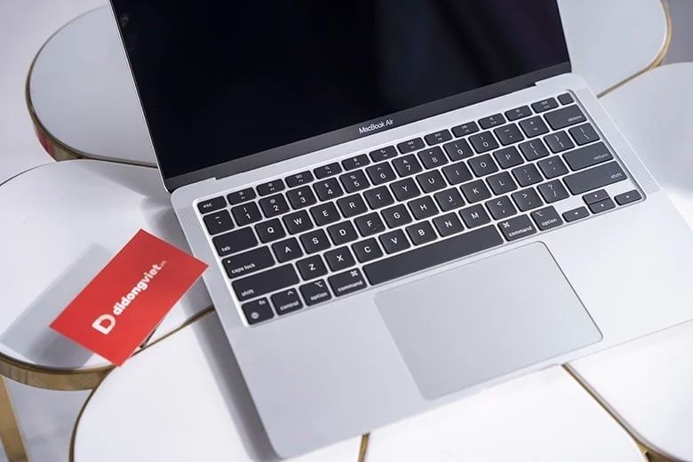 So sánh MacBook Air M1 và MacBook Pro 2019