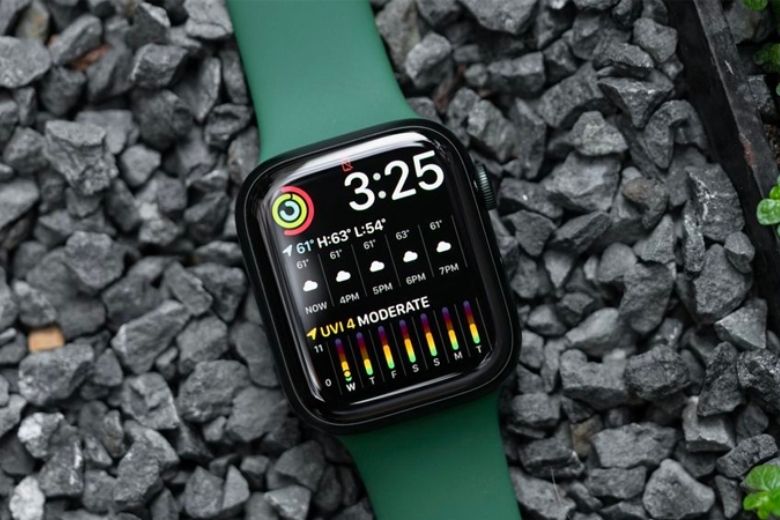 Apple Watch Series 7 và Galaxy Watch 4 Classic
