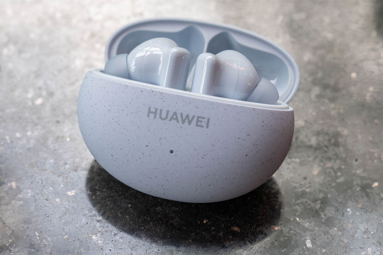 So sánh tai nghe Huawei FreeBuds 5i vs 4i: Sự cải tiến đáng tiền 9 Thiết kế Huawei Freebuds 5i