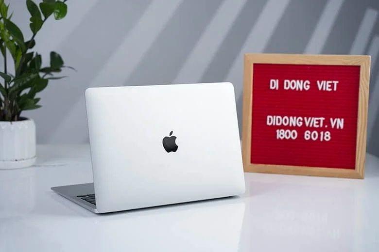 So sánh MacBook Air M1 và MacBook Pro 2019