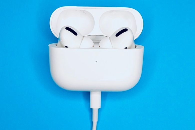 Cách sạc AirPods
