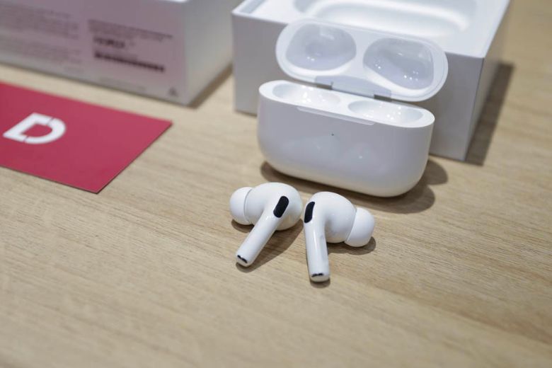 Cách sạc AirPods
