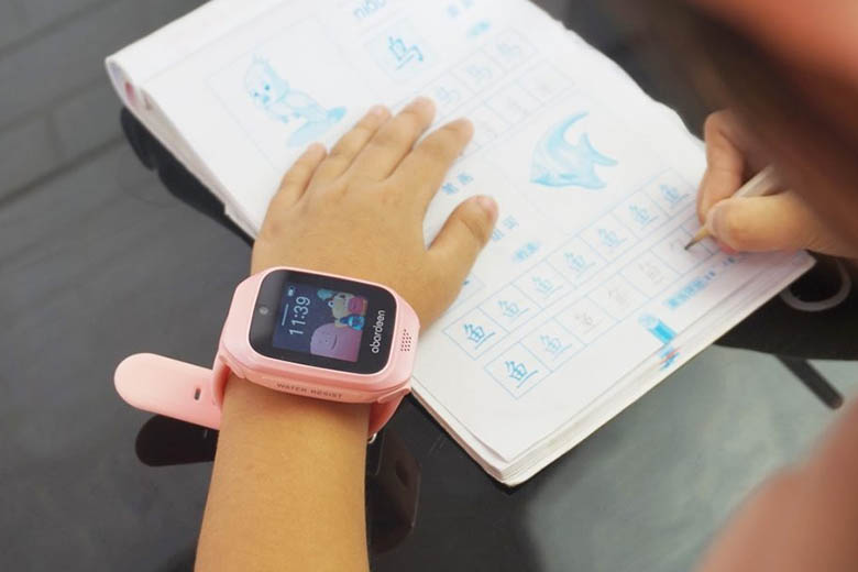 Kinh nghiệm để sử dụng đồng hồ thông minh trẻ em bền bỉ