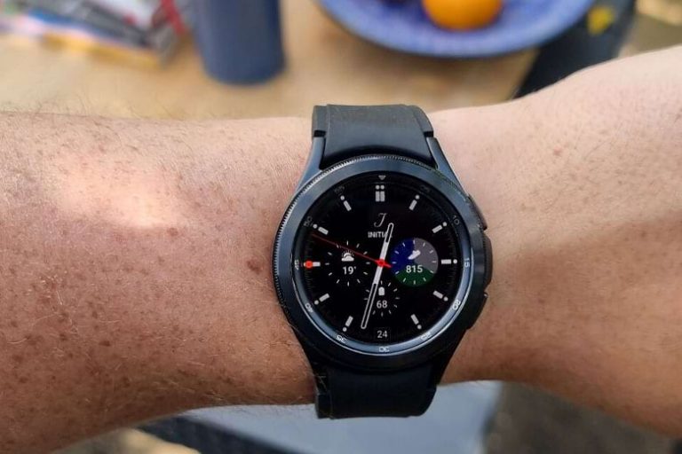 So sánh Galaxy Watch 4 Classic 46mm vs 42mm Chọn loại nào